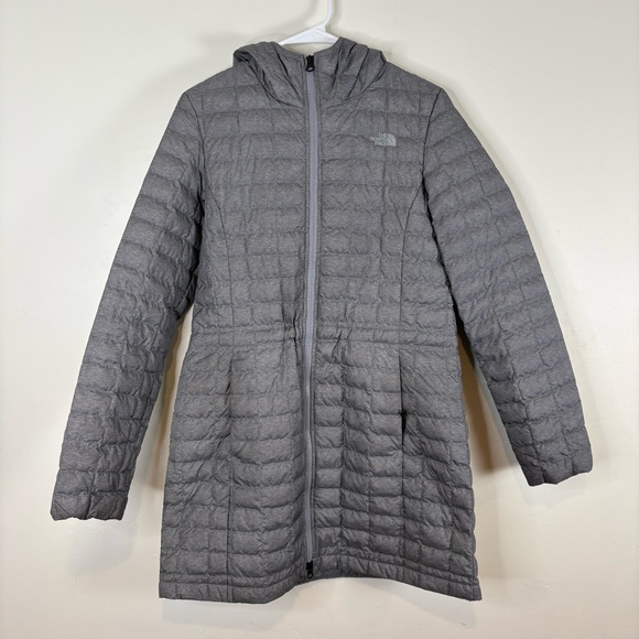 The North Face Jackets & Blazers - The North Face Women’s Gray Hooded Thermoball Hooded Puffer Coat Size Medium